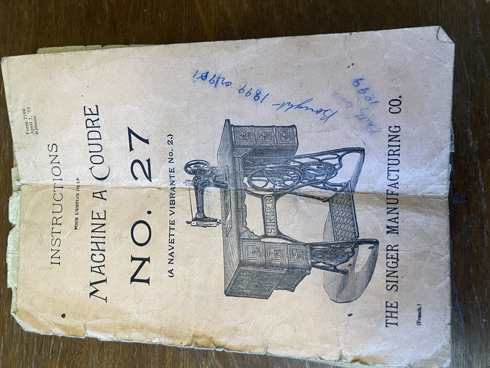 Front cover of the French instruction manual for Singer Machine a Coudre No. 27
